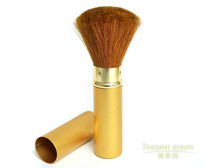作為化妝刷生產(chǎn)廠家，你們?nèi)绾未_保每一把刷子的質(zhì)量？